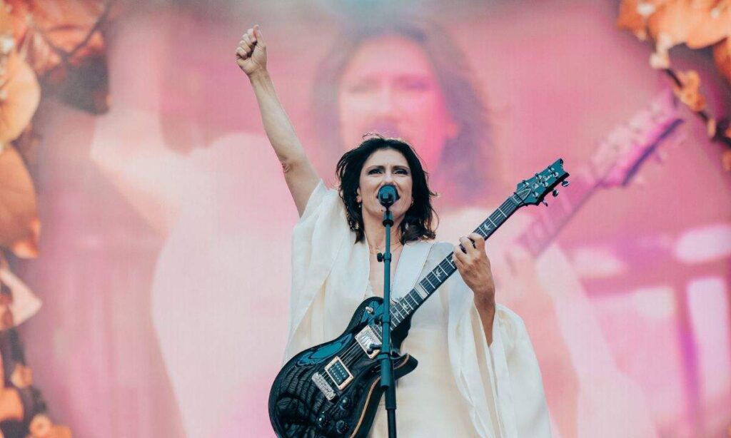 Elisa live1